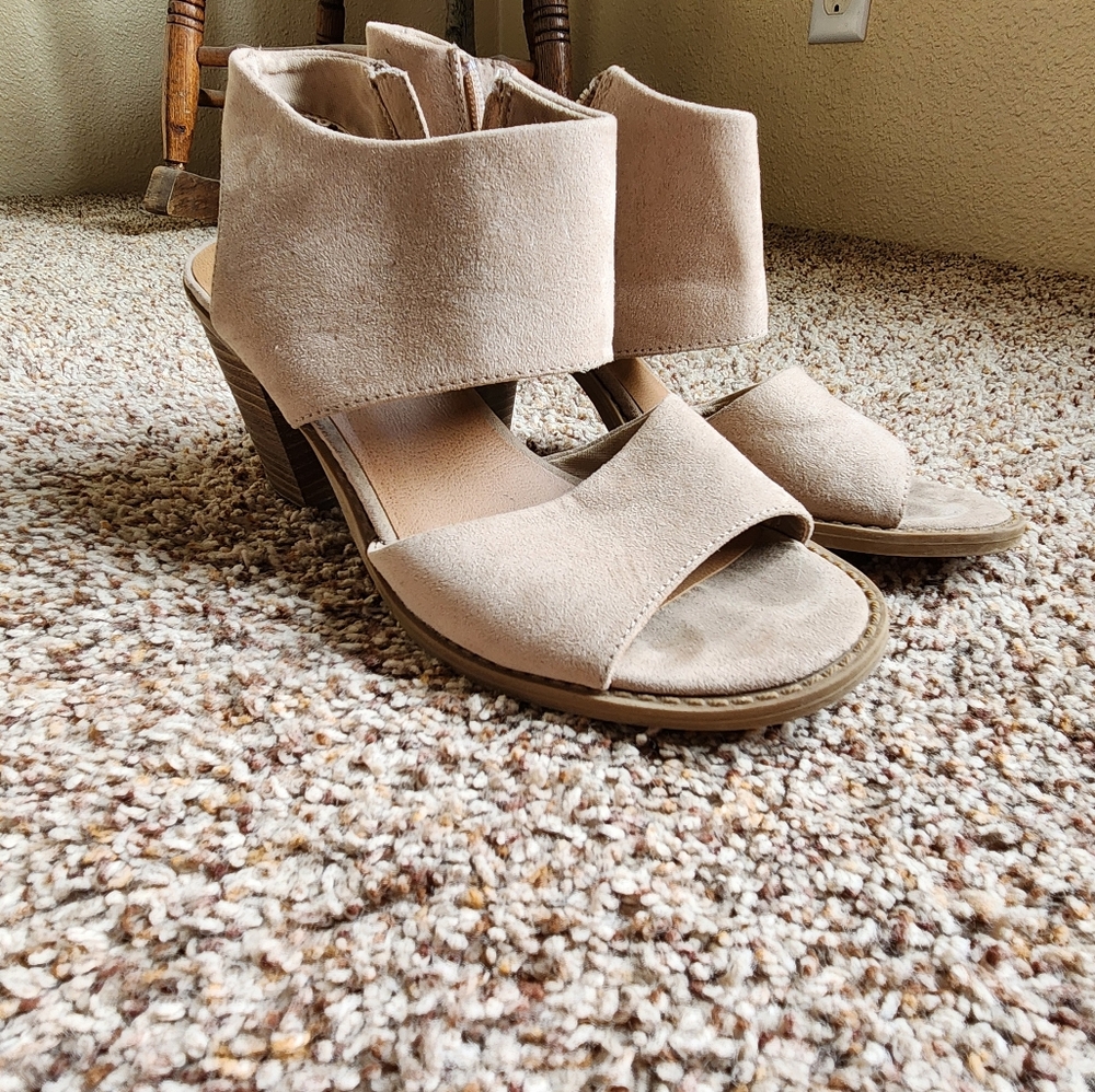 Dolcette Sandals